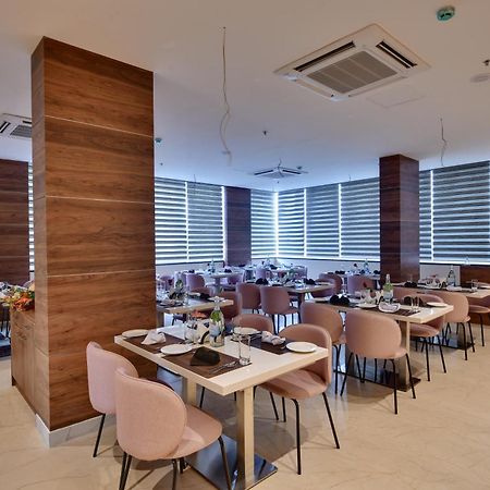 Click Hotel Vista-International Airport Dod Jala Extérieur photo