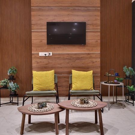 Click Hotel Vista-International Airport Dod Jala Extérieur photo
