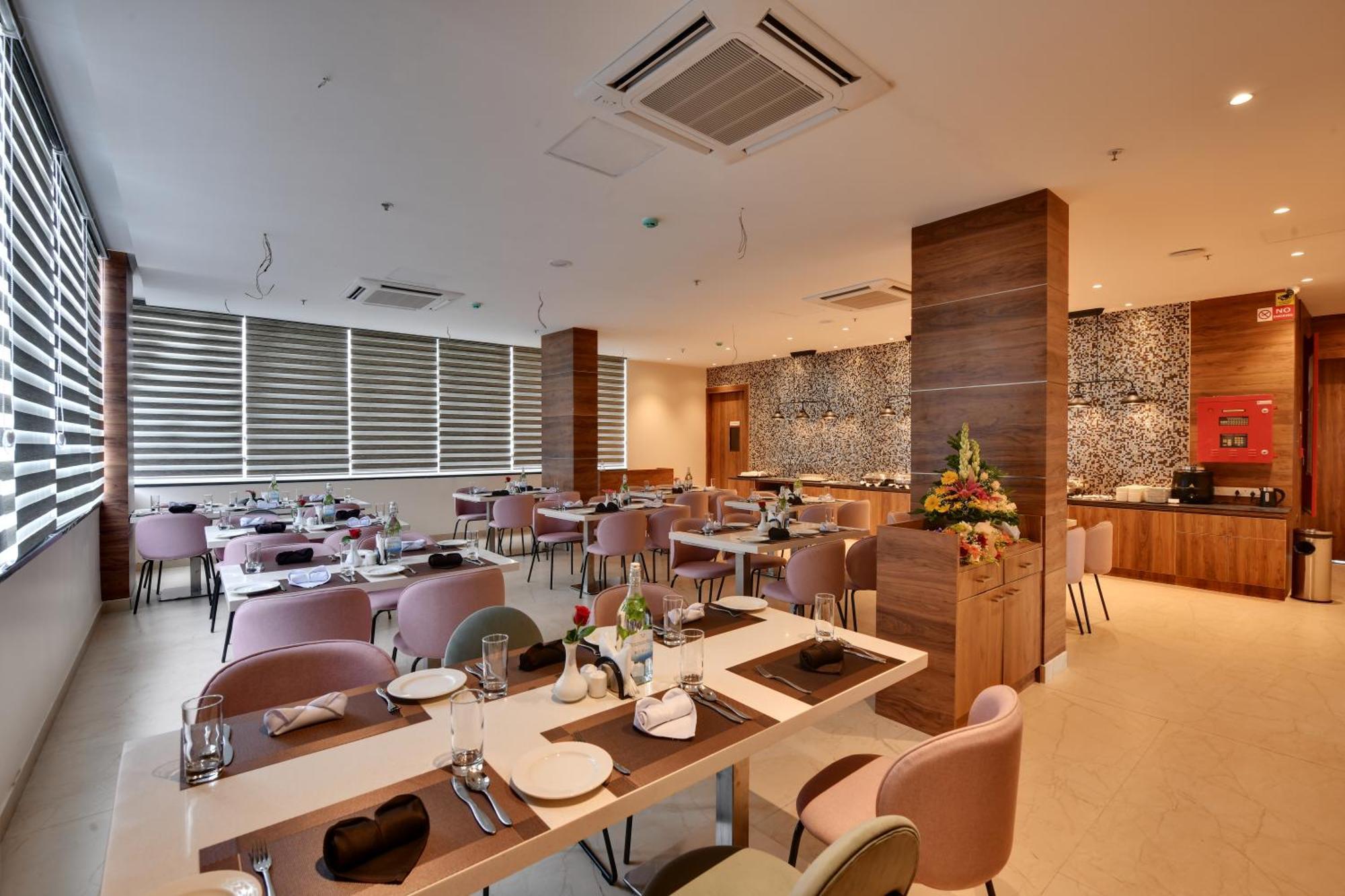 Click Hotel Vista-International Airport Dod Jala Extérieur photo